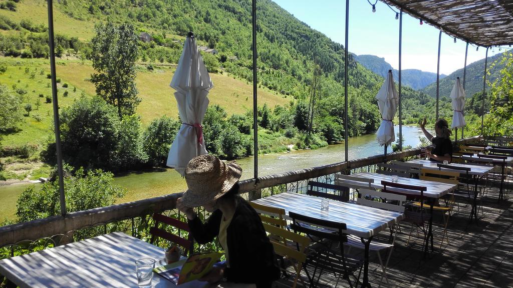Hotel-Restaurant Le Parisien Les Vignes Luaran gambar